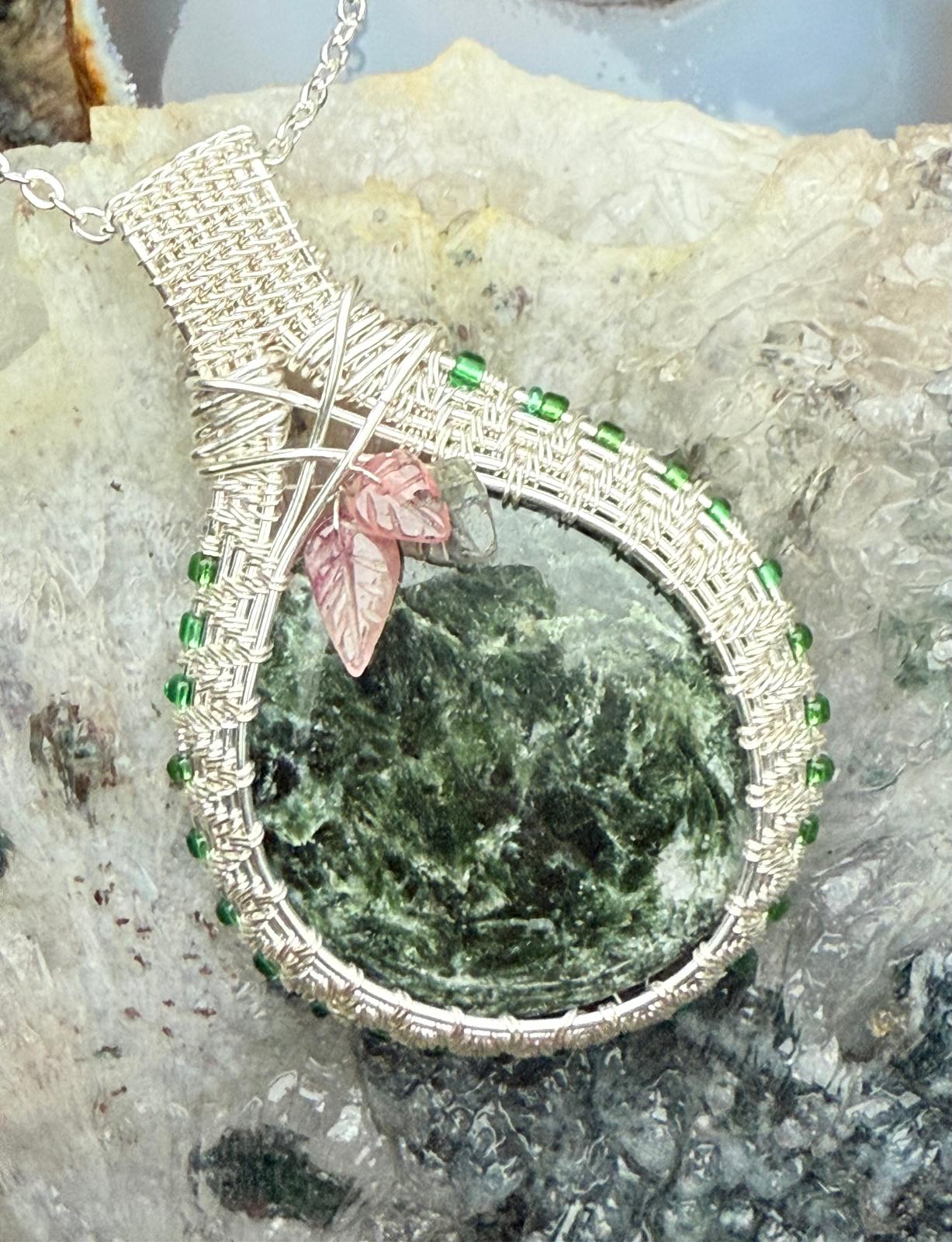 mermaid kyanit šperk